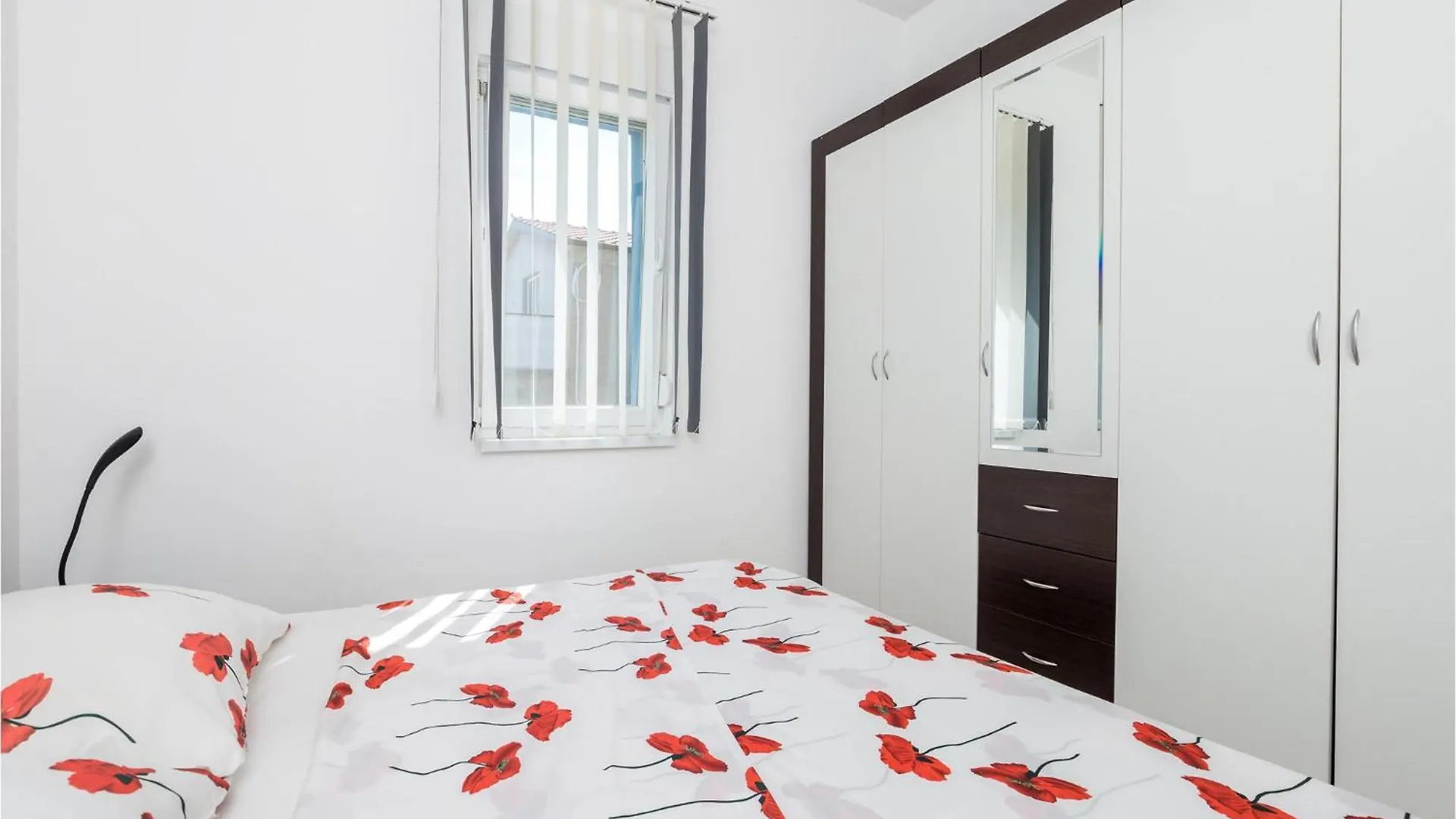 Cozy Apartment In Vrh With Outdoor Swimming Pool