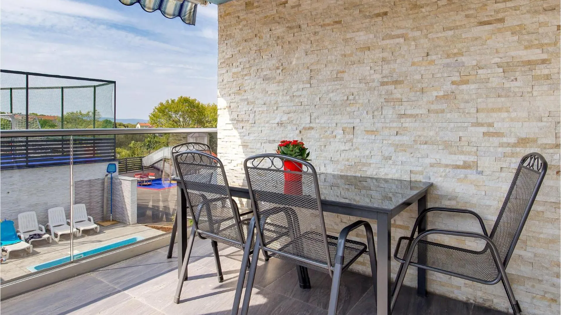 Cozy Apartment In Vrh With Outdoor Swimming Pool