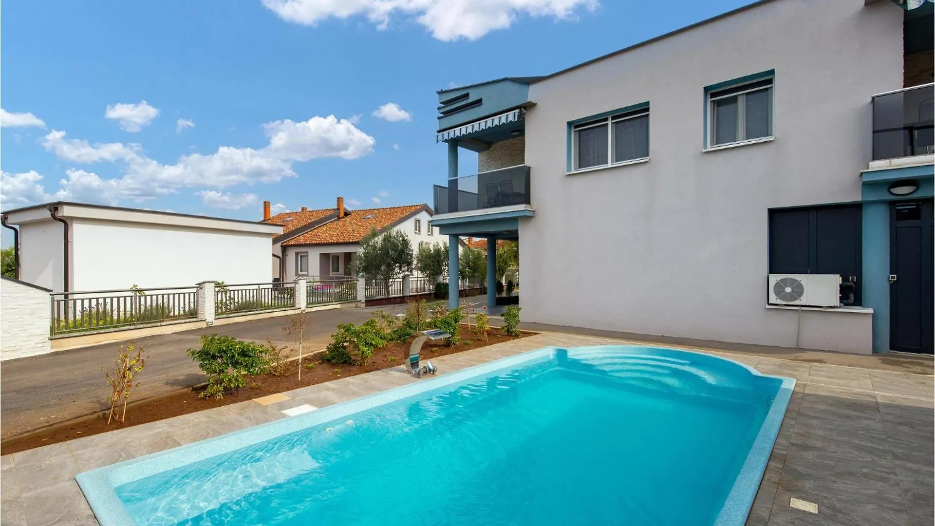 Cozy Apartment In Vrh With Outdoor Swimming Pool